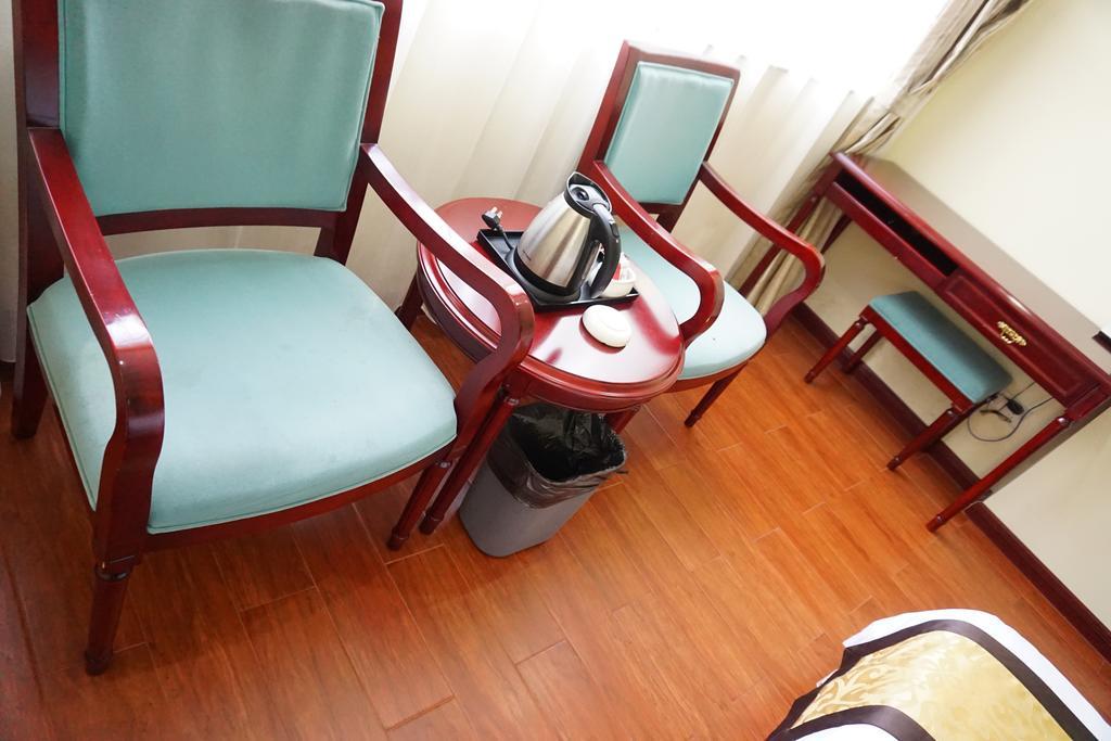قوانغتشو Guangdong Oversea Chinese Hotel الغرفة الصورة