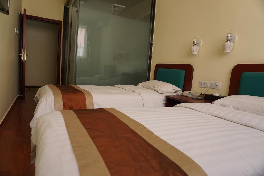 قوانغتشو Guangdong Oversea Chinese Hotel الغرفة الصورة