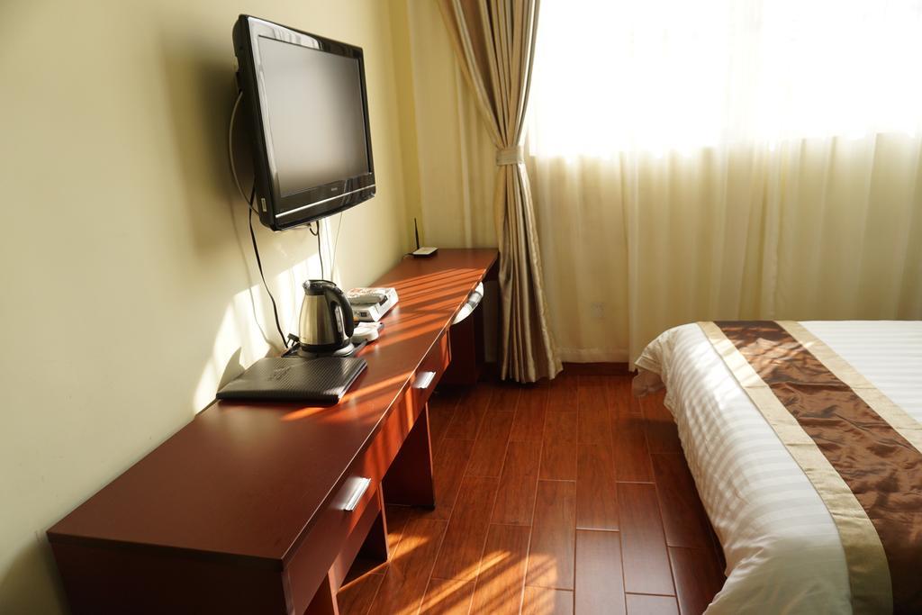 قوانغتشو Guangdong Oversea Chinese Hotel الغرفة الصورة