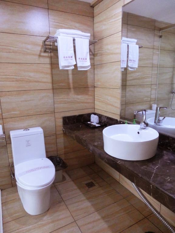 قوانغتشو Guangdong Oversea Chinese Hotel الغرفة الصورة